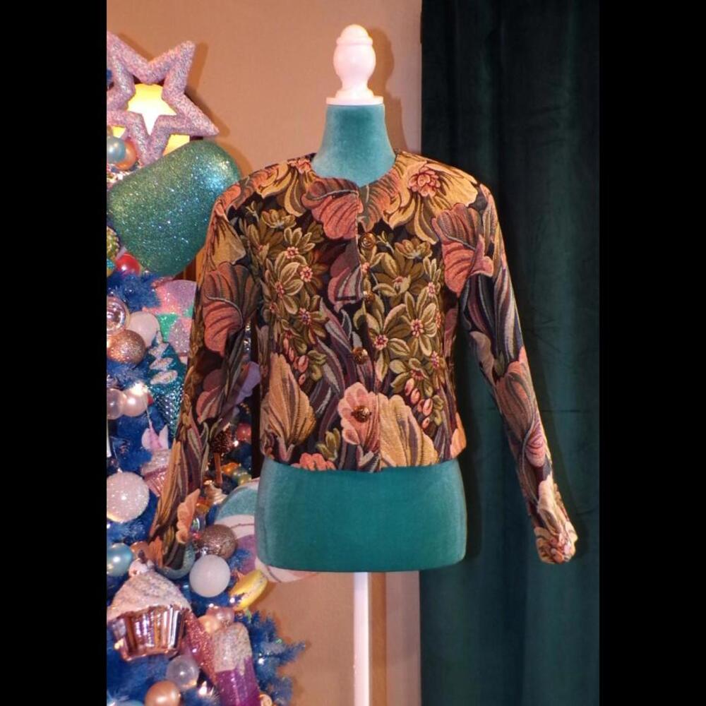 Beautiful Vintage Robyn Meredith Floral Tapestry Jacket Size 6